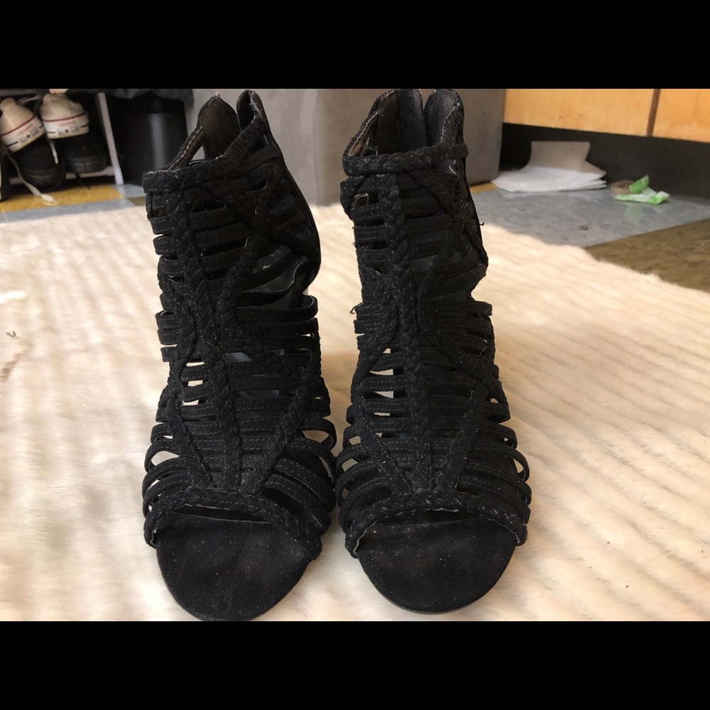 GUESS heels